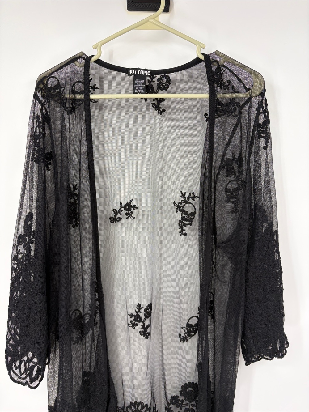 Hot Topic Black Lace Skull Floral Open Cardigan Size Large - Picture 3 of 8